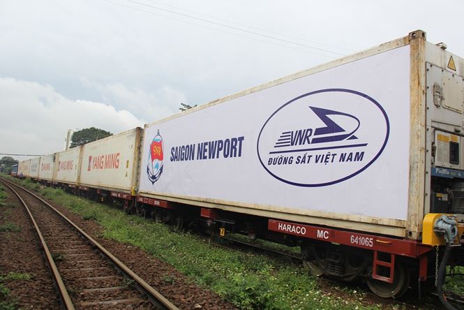 vận chuyển hàng hóa bằng container