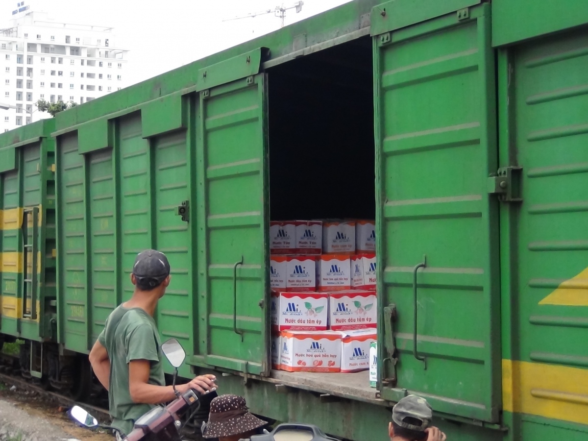 Vận chuyển hàng từ Sài Gòn ra Bắc Ninh bng82 tàu hỏa