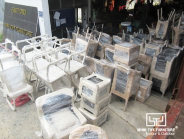 Dịch vụ vận chuyển bàn ghế bằng tàu hỏa giá chỉ 230 ngàn